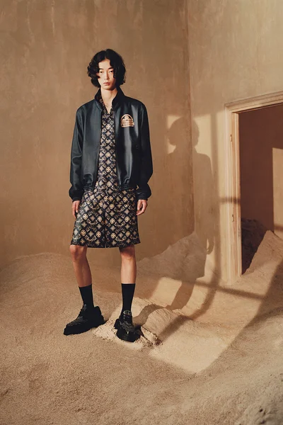 Look 10